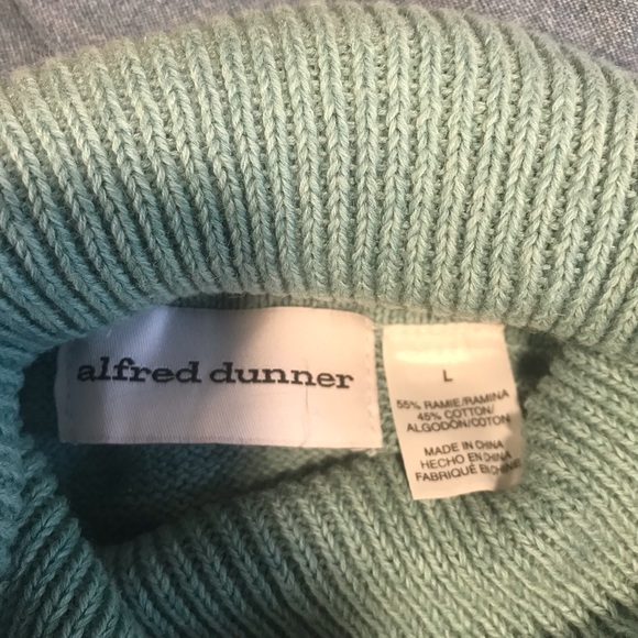 Vintage Alfred Dunner Pale Green Turtle Neck Sweater - Size Large - Picture 6 of 13